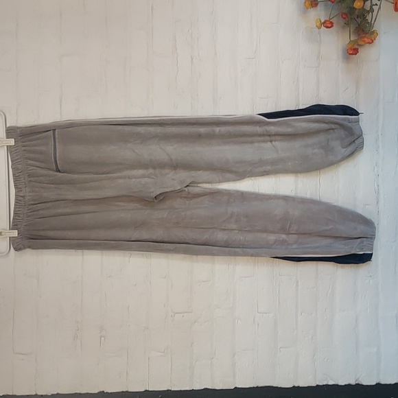 Vintage Brooklyn Nets NBA Unique Sports Generation Velour Jacket and Pants Men, - Picture 9 of 12